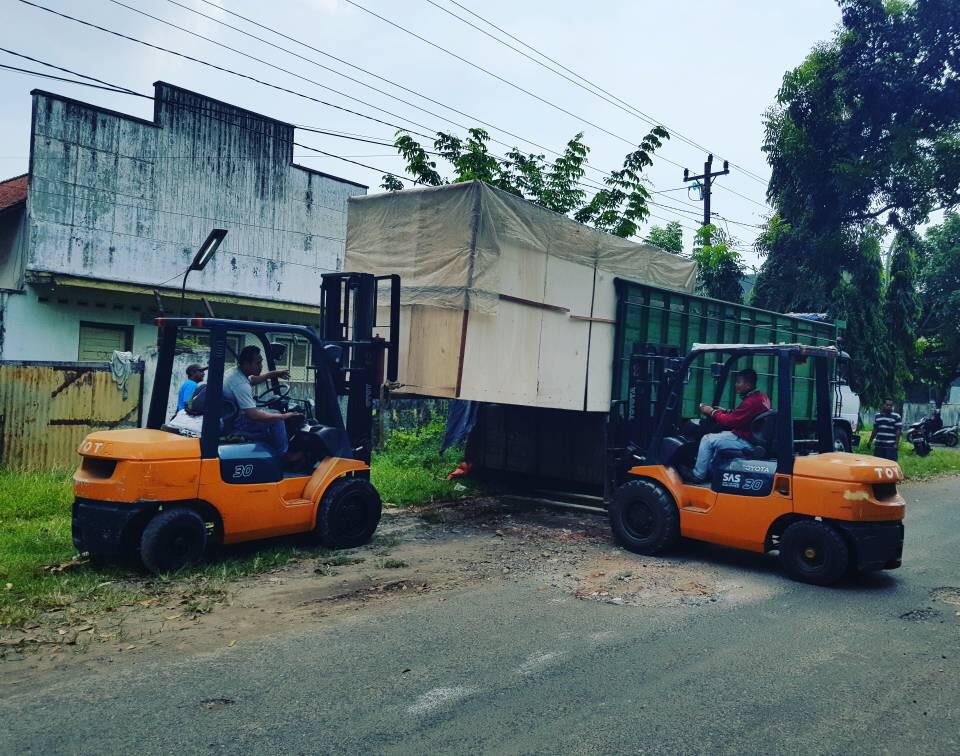 Sewa Forklift 3 Ton Semarang, Rental Crane Semarang, Sewa Crane Semarang, Persewaan Crane Semarang