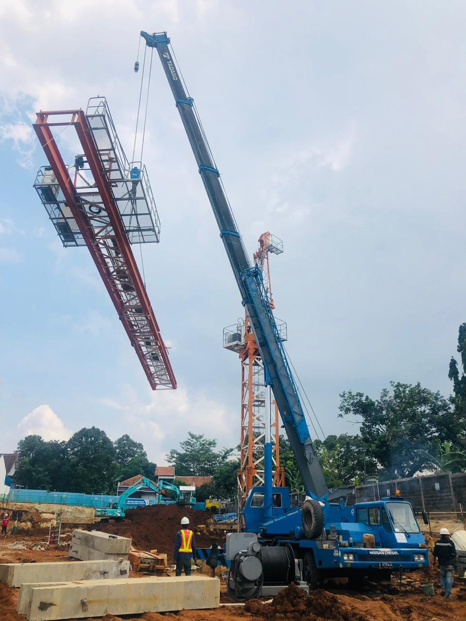 Sewa Crane Semarang, Rental Crane Semarang, Sewa Crane Semarang, Persewaan Crane Semarang
