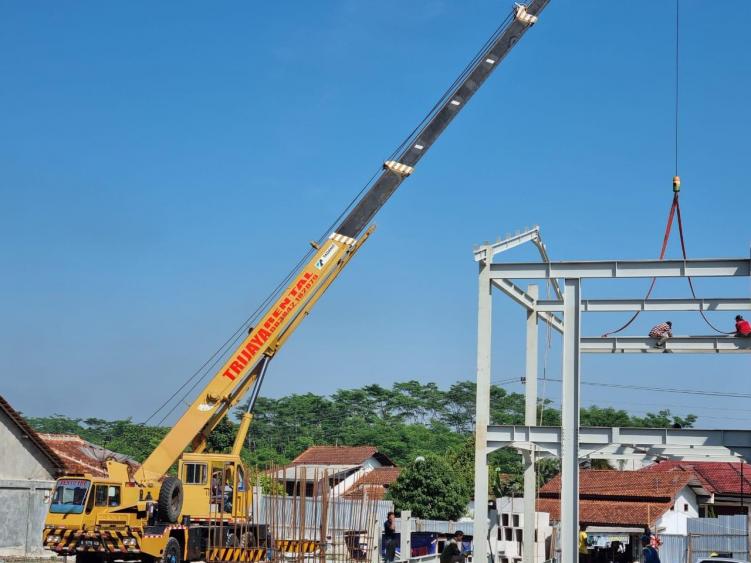 Paket Mobile Crane Efisien Untuk Rental Crane Semarang dan Sekitarnya, Rental Crane Semarang, Sewa Crane Semarang, Persewaan Crane Semarang