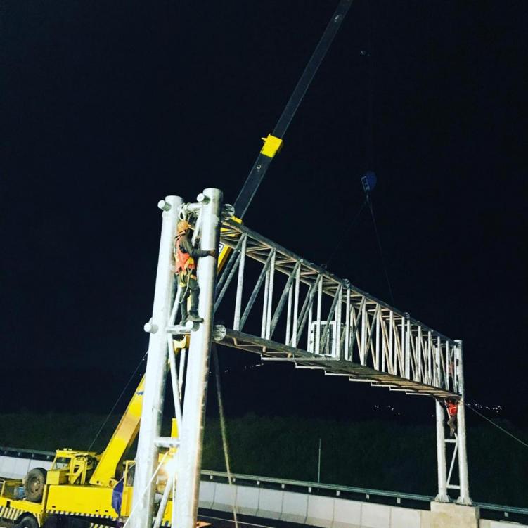 Sewa Crane Semarang, Solusi Tepat untuk Kebutuhan Lifting Berat, Rental Crane Semarang, Sewa Crane Semarang, Persewaan Crane Semarang